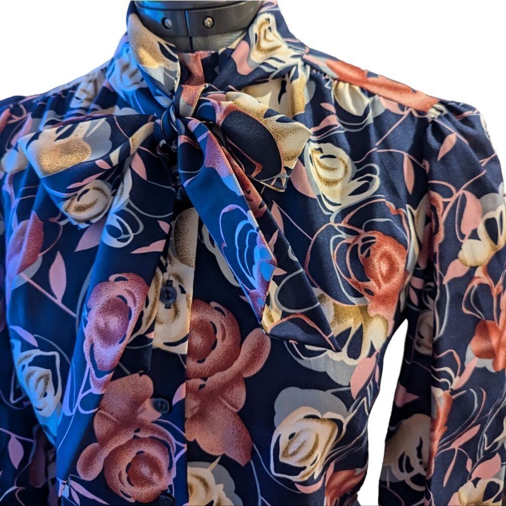 Women's vintage floral print top size 6
